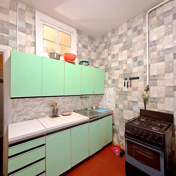 Новодарницька вул., 15