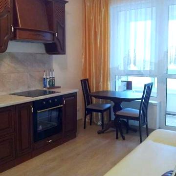 Зарічна вул., 1-Б