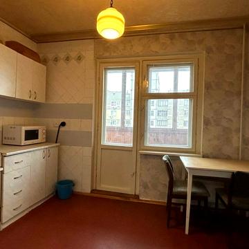 Автозаводська вул., 79