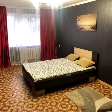 Владислава Бувалкіна вул. (Бочарова Генерала), 1