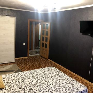 Владислава Бувалкіна вул. (Бочарова Генерала), 1