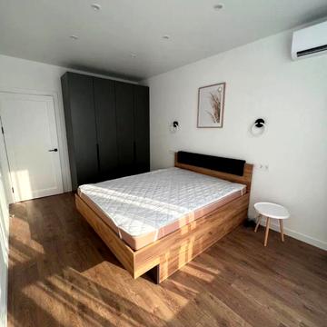 Олександра Олеся вул., 8/17