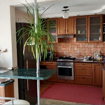 Олексіївська вул., 14б