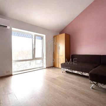 Залізнична вул., (Будинок 1)