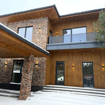 Центральна вул.