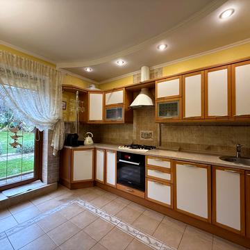 Шопена вул., 10