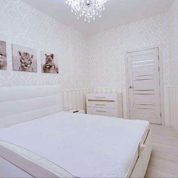 Героїв Небесної Сотні просп., (Будинок 20/10)