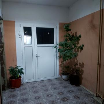 Анни Ахматової вул., 41