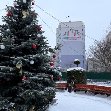 Теплична вул., 44