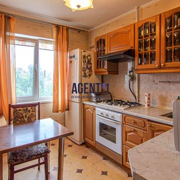 Вацлава Гавела бульв. (Івана Лепсе), 32