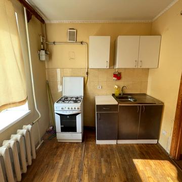 Івана Величковського вул., 32