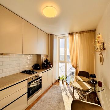 Нова Виноградна вул., 12