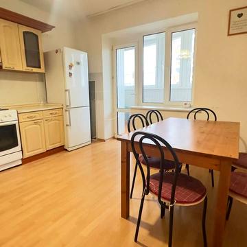 Підгірна вул., 7/36