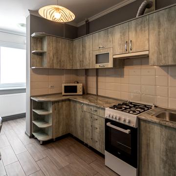 Євгена Коновальця вул., 7в