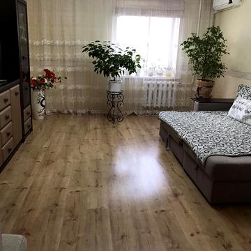 Небесної Сотні просп. (Маршала Жукова), 69