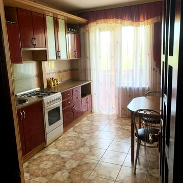 Всіхсвятська вул. (50 років СРСР), 6