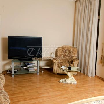 Володимирська вул., 37