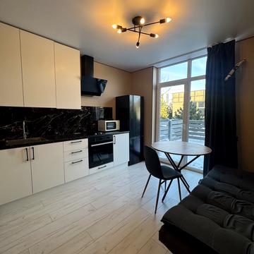 Богдана Хмельницького вул., 25-В