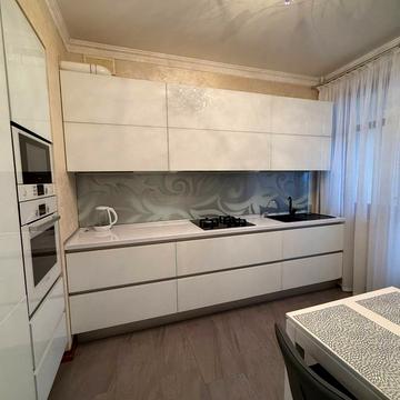 Личаківська вул. (), 33а