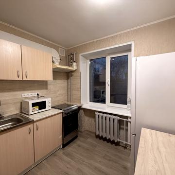 Севастопольська вул., 30