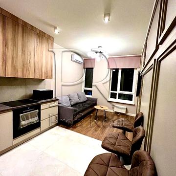 Тадея Рильського бульв., 3