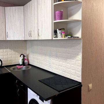 Космонавтів вул., 120