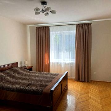 Кирила Трильовського вул., 14