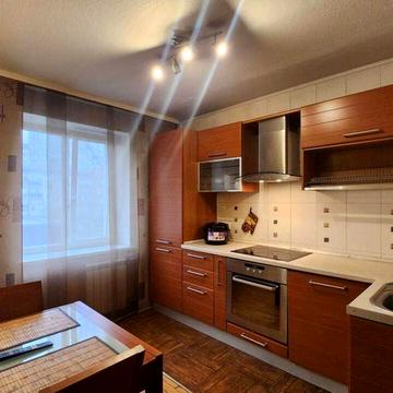 Золотоустівська вул., 4