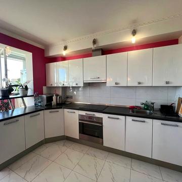 Любомира Гузара просп. (Космонавта Комарова), 26