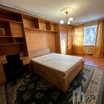 Тетянинська вул. (Леваневського), 4