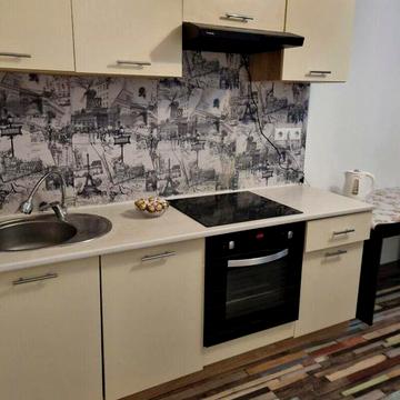 Олександрівська вул., 1