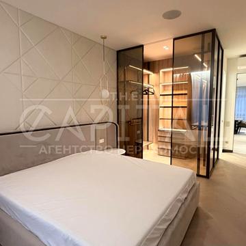 Саперне Поле вул., 5