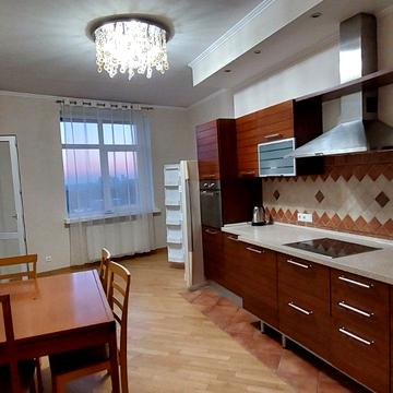 Лесі Українки бульв., 7-Б