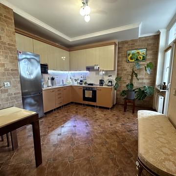 Валерія Лобановського просп. (Червонозоряний), 6-А