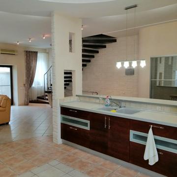 Педагогічна вул.