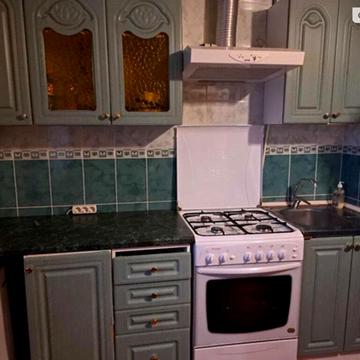 Квартальна вул., 16