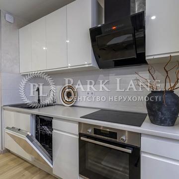 Сергія Данченка вул., 32-Б