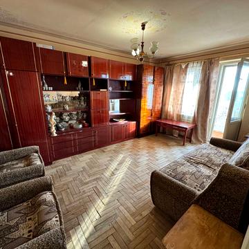 Пасічна вул., 104