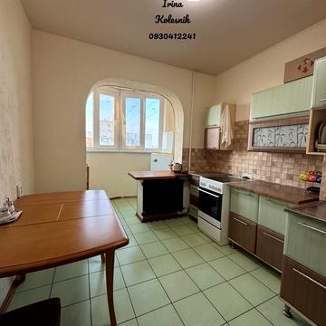 Князя Володимира Великого просп., 92