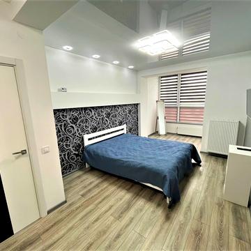 Богдана Хмельницького  вул., 230а