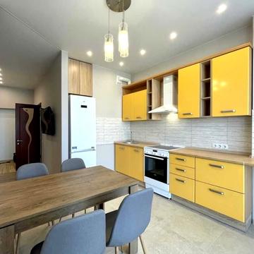 Центральна вул., (Будинок 3)