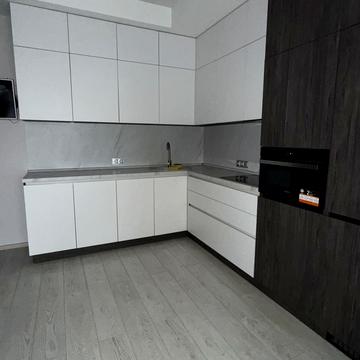 Тіниста вул., 13