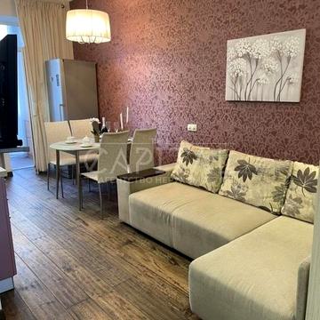 Володимирська вул., 83