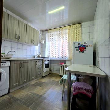 Воскресенська вул., 15