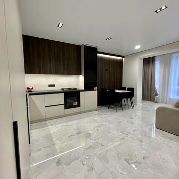 Єдності вул., (Будинок 4)