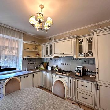 Варшавська вул.