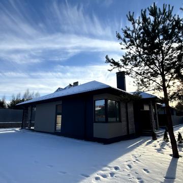 Бучанська, 26