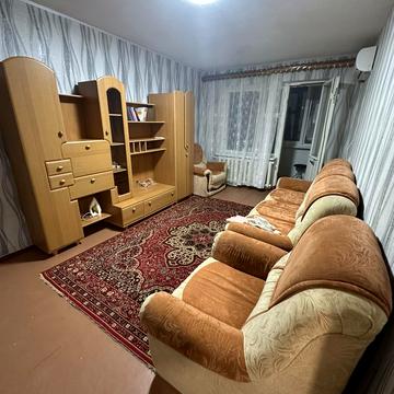 Володимира Українця вул., 10