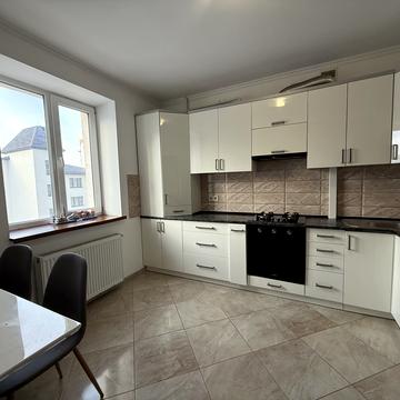 Яблунева вул., 2