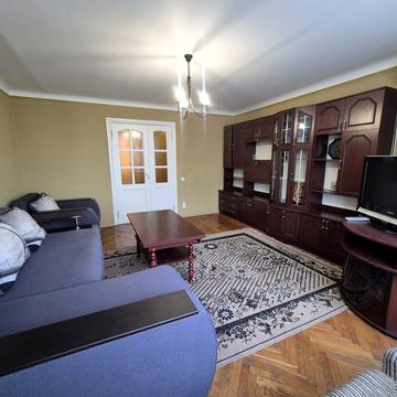 Донецька вул., 35